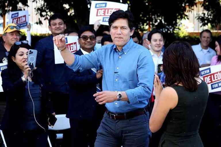 Kevin de León vows not to resign from the city council